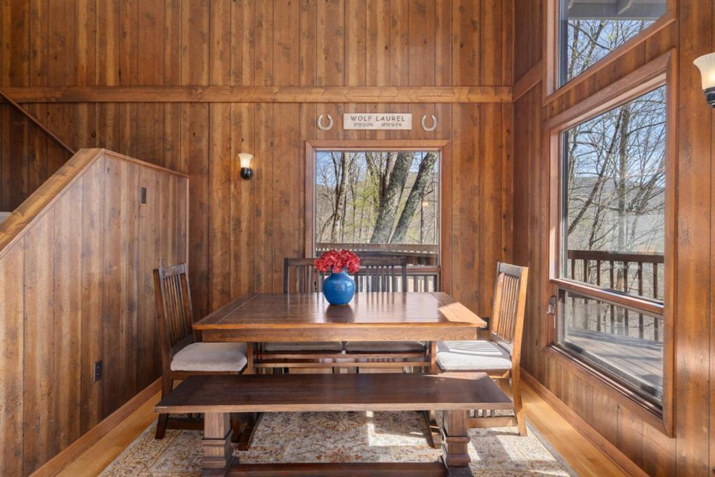 Wolf Ridge Retreat Villa Swiss Esterno foto